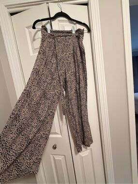 American Eagle Leopard Print Paperbag Wide Leg Pants Size Small